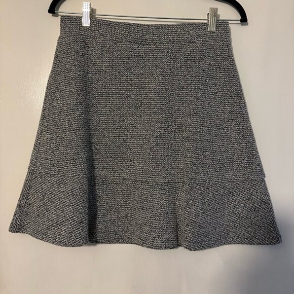 Women’s LOFT skirt, elastic waist. Size small. NWT. - Picture 1 of 4